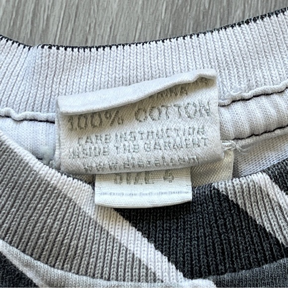 Diesel t-shirt Turn Up the Volume, kids size 4 - Picture 3 of 3